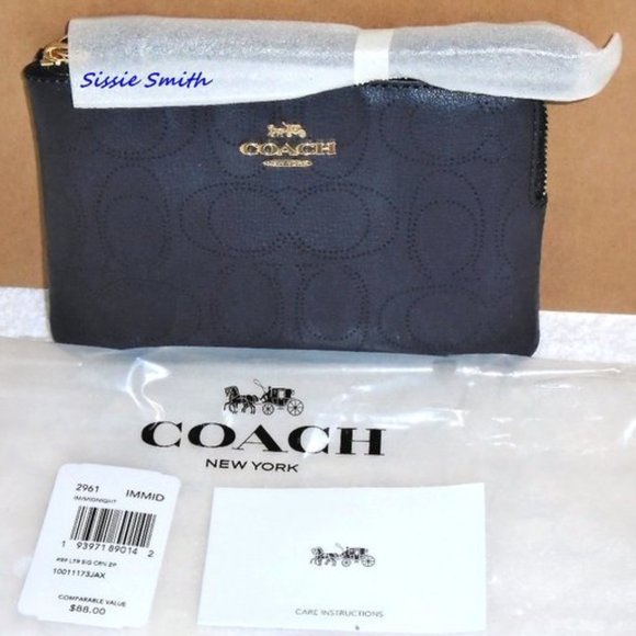 Coach Handbags - NWT Coach Corner Zip Wristlet In Signature Leather